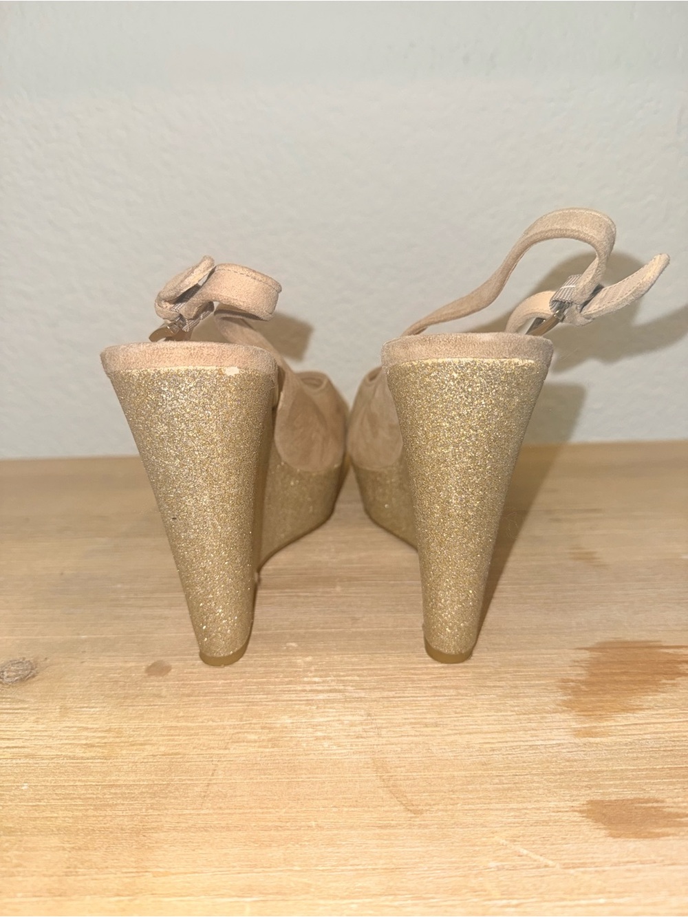 Guess Beige Peep-Toe Wedge Sandals with Glitter Platform, Size 38 - Picture 5 of 8